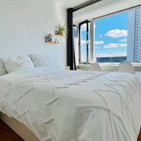 2 Private Bedrooms, Montparnasse Station Párizs Kültér fotó