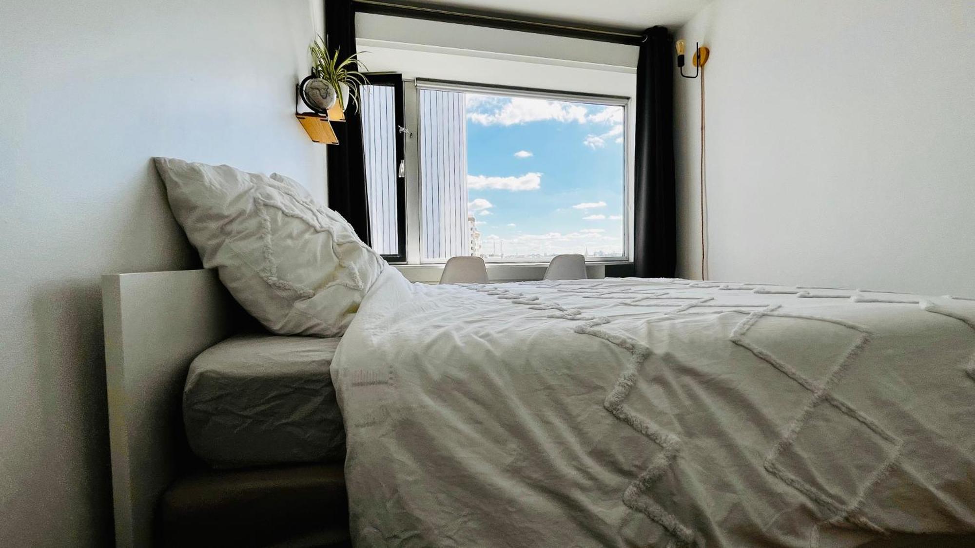 2 Private Bedrooms, Montparnasse Station Párizs Kültér fotó